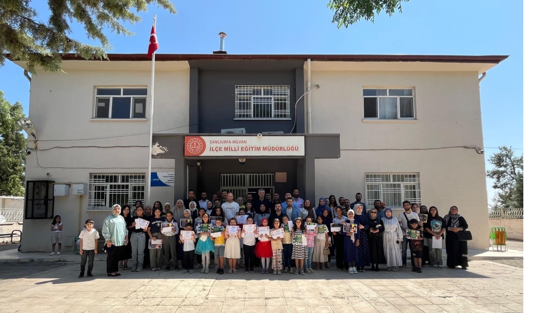 KİTAP OKUMA PROJESİ KAPSAMINDA BSİO'LARDA EN İYİ ÖZET ÇIKARTAN ÖĞRENCİLERİN ÖDÜL TÖRENİ