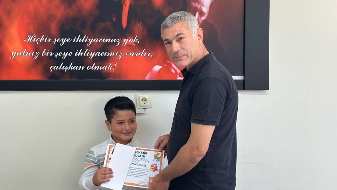 KİTAP OKUMA PROJESİ KAPSAMINDA İLKOKULLARDA EN İYİ ÖZET ÇIKARTAN ÖĞRENCİLERİN ÖDÜL TÖRENİ
