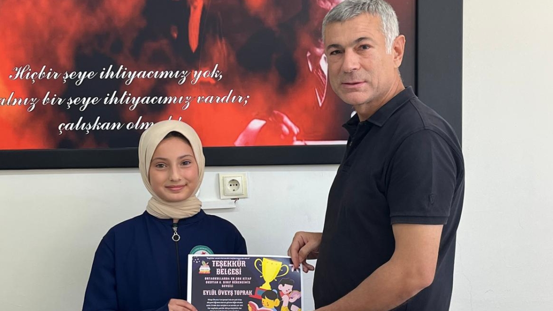 KİTAP OKUMA PROJESİ KAPSAMINDA ORTAOKULLARDA EN ÇOK KİTAP OKUYAN ÖĞRENCİLERİN ÖDÜL TÖRENİ